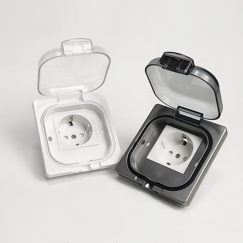 Wodoodporne gniazdo zewnętrzne – Outdoor Power Adapter recenzja i cena